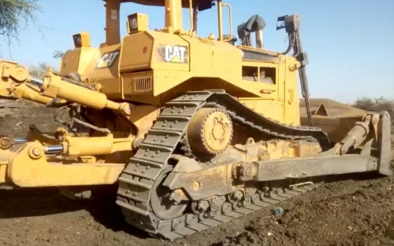 Cat dozer